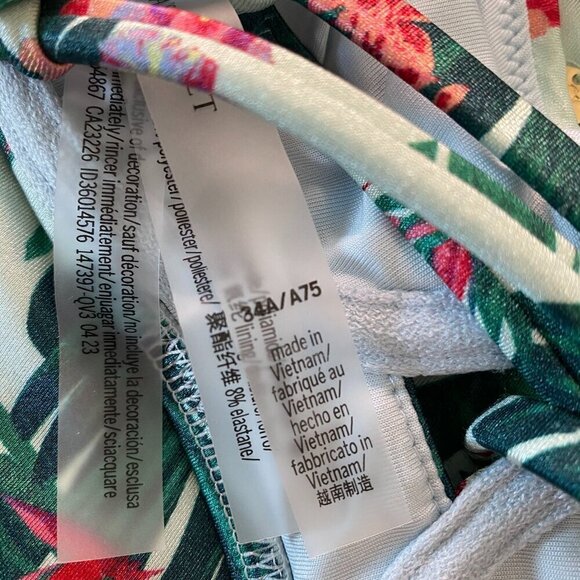 Victoria's Secret Bikini top and bottom - Picture 3 of 10